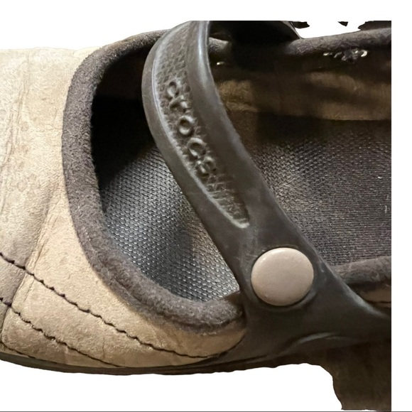 Crocs Women's Wrapped Leather Mary Jane Flat Shoes Slip on Round Toe Size 6 - Picture 7 of 12